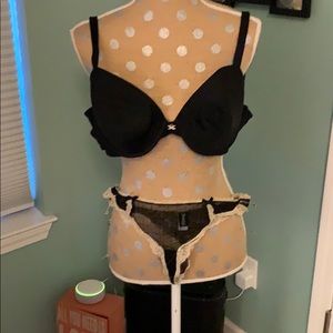 34DD Frederick’s of Hollywood bra L panties